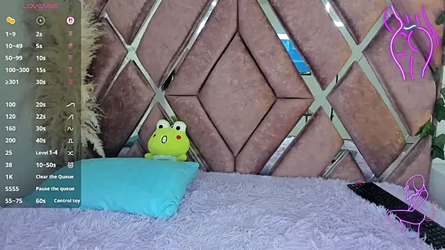 Snapshot of Flufi_740 chatting on 09.20.25 Flufi 740 online show from 09.20.25