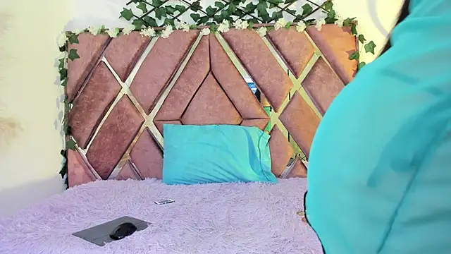 Snapshot of Flufi_740 chatting on 09.29.25 Flufi 740 online show from 09.29.25