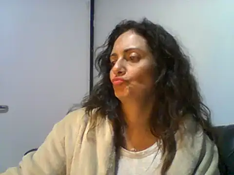 Snapshot of dulcefanny chatting on 05.19.26 dulcefanny online show from 05.19.26