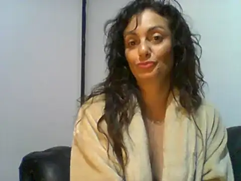 Snapshot of dulcefanny chatting on 05.27.26 dulcefanny online show from 05.27.26