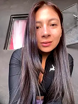 Snapshot of Karlee_Grey1 chatting on 09.24.25 Karlee Grey1 online show from 09.24.25