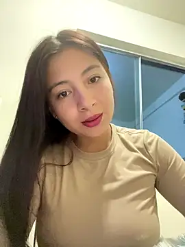 Snapshot of Karlee_Grey1 chatting on 10.22.25 Karlee Grey1 online show from 10.22.25