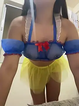 Snapshot of Karlee_Grey1 chatting on 11.02.25 Karlee Grey1 online show from 11.02.25