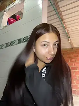 Snapshot of Karlee_Grey1 chatting on 11.13.25 Karlee Grey1 online show from 11.13.25