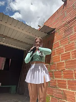 Snapshot of Karlee_Grey1 chatting on 11.18.25 Karlee Grey1 online show from 11.18.25