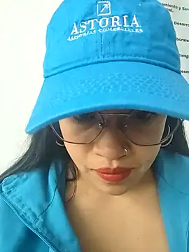 Snapshot of MILA__06 chatting on 11.19.25 MILA 06 online show from 11.19.25