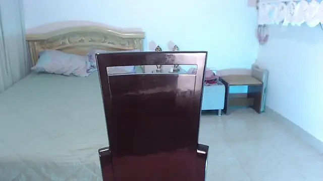 Gia Dior online show from 10.03.25