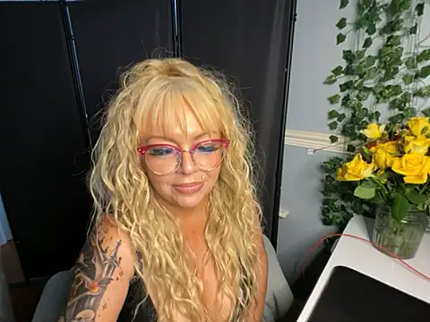 BonnyDesire online show from 04.14.26