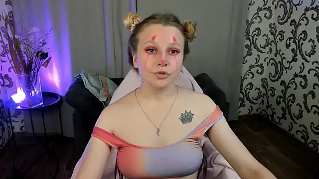 Snapshot of _Velvet_peach_ chatting on 10.25.25 Velvet peach online show from 10.25.25