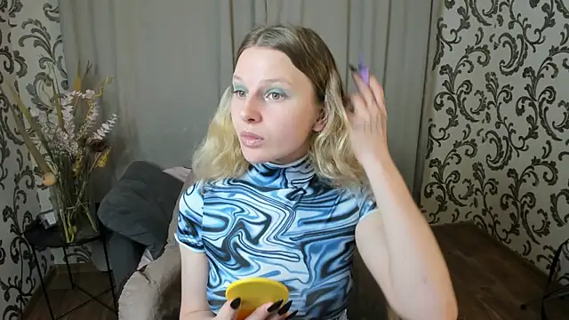 Snapshot of _Velvet_peach_ chatting on 11.26.25 Velvet peach online show from 11.26.25