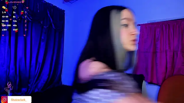 Snapshot of Shairaclark_ chatting on 10.02.25 Shairaclark online show from 10.02.25