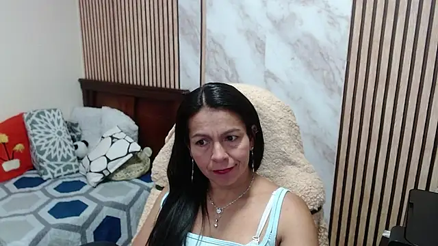 camilavargas  online show from 02.05.26