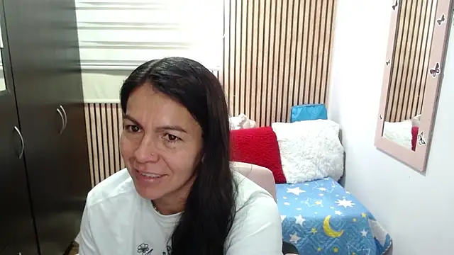 Snapshot of camilavargas_ chatting on 06.09.26 camilavargas online show from 06.09.26