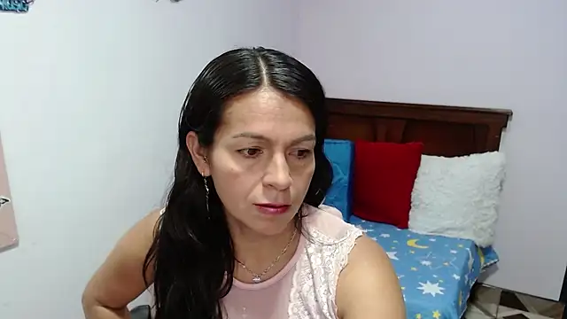 Snapshot of camilavargas_ chatting on 06.22.26 camilavargas online show from 06.22.26