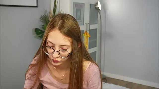 Snapshot of blissence chatting on 12.02.25 blissence online show from 12.02.25