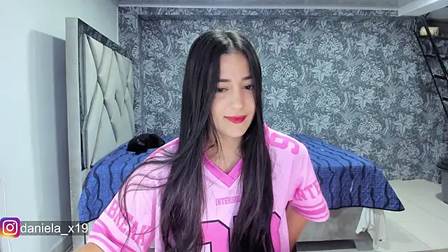 Snapshot of Daniela_x19 chatting on 05.26.26 Daniela x19 online show from 05.26.26