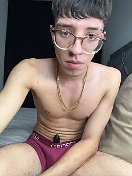 Snapshot of arthurdavies chatting on 11.19.25 arthurdavies online show from 11.19.25