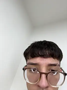 Snapshot of arthurdavies chatting on 11.28.25 arthurdavies online show from 11.28.25