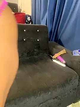 Snapshot of Daavikolovivi chatting on 12.03.25 Daavikolovivi online show from 12.03.25