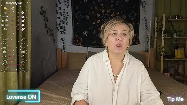 Marta Wils online show from 10.16.25