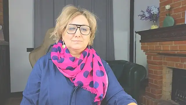 Marta Wils online show from 12.04.25