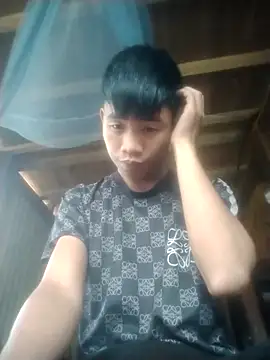 Snapshot of Nhyy_xx chatting on 10.20.25 Nhyy xx online show from 10.20.25