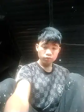 Snapshot of Nhyy_xx chatting on 10.25.25 Nhyy xx online show from 10.25.25