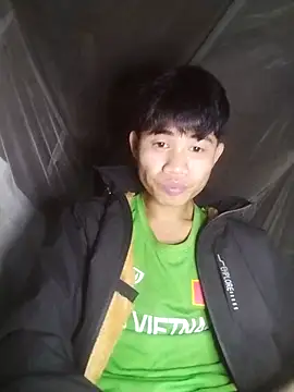 Snapshot of Nhyy_xx chatting on 11.15.25 Nhyy xx online show from 11.15.25