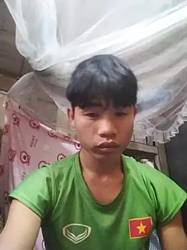 Snapshot of Nhyy_xx chatting on 11.25.25 Nhyy xx online show from 11.25.25