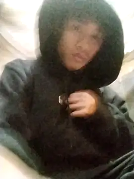 Snapshot of Nhyy_xx chatting on 11.26.25 Nhyy xx online show from 11.26.25