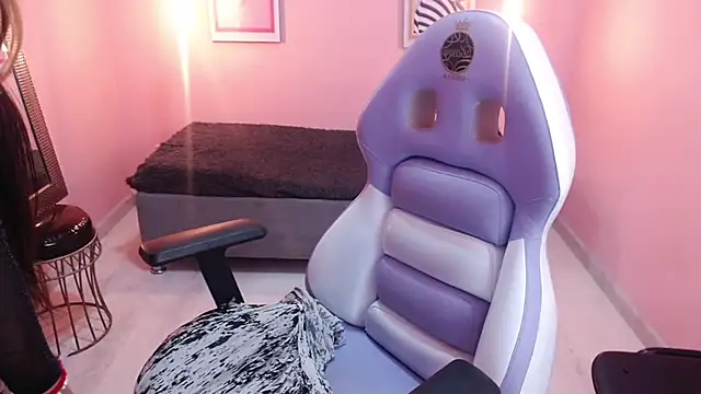 Snapshot of Bunny_poison chatting on 09.24.25 Bunny poison online show from 09.24.25