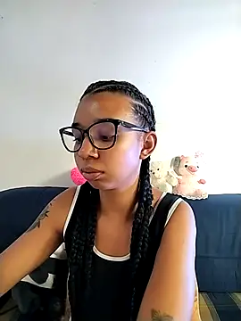 Suzanelee1 online show from 09.17.25