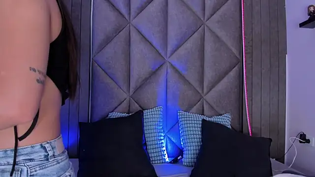 KeendraFox  online show from 09.23.25