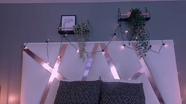 KeendraFox  online show from 09.26.25