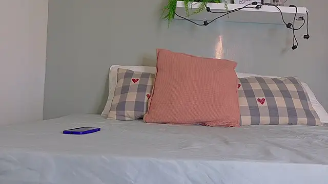 KeendraFox  online show from 11.09.25