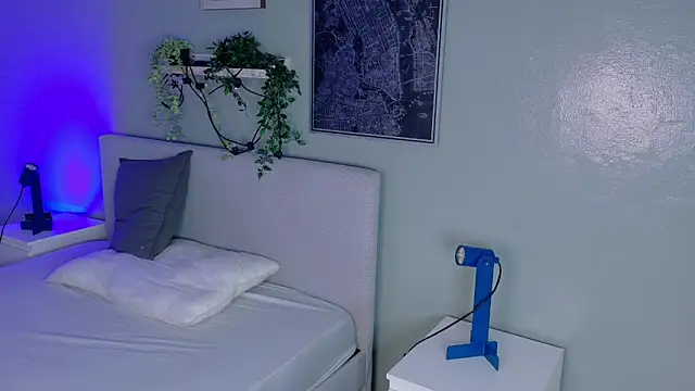 KeendraFox  online show from 04.04.26