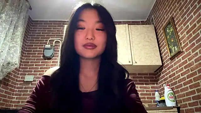 EmmaLeexth online show from 12.22.25