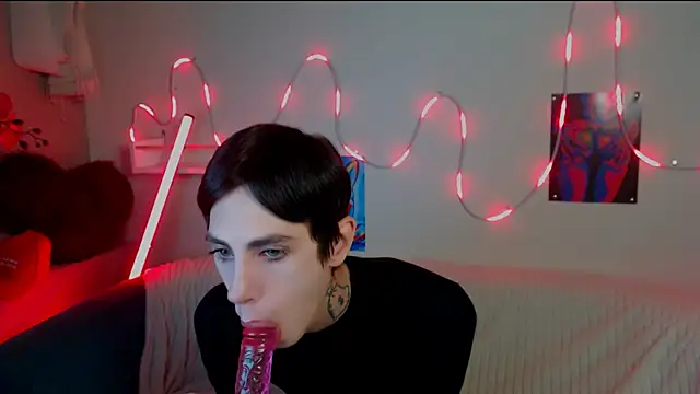 Snapshot of AlexNaughty14 chatting on 09.27.25 AlexNaughty14 online show from 09.27.25