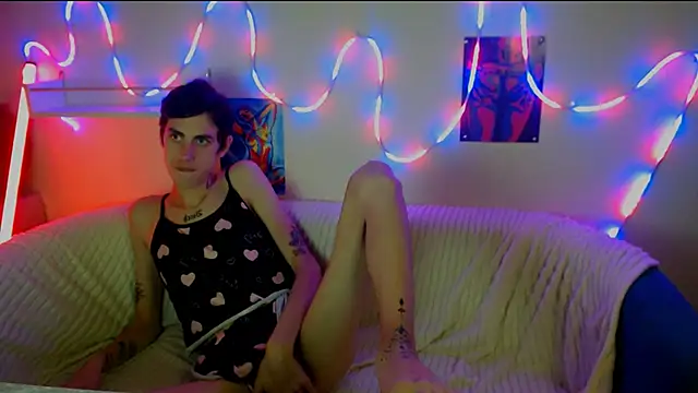 Snapshot of AlexNaughty14 chatting on 09.29.25 AlexNaughty14 online show from 09.29.25