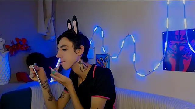 Snapshot of AlexNaughty14 chatting on 10.12.25 AlexNaughty14 online show from 10.12.25