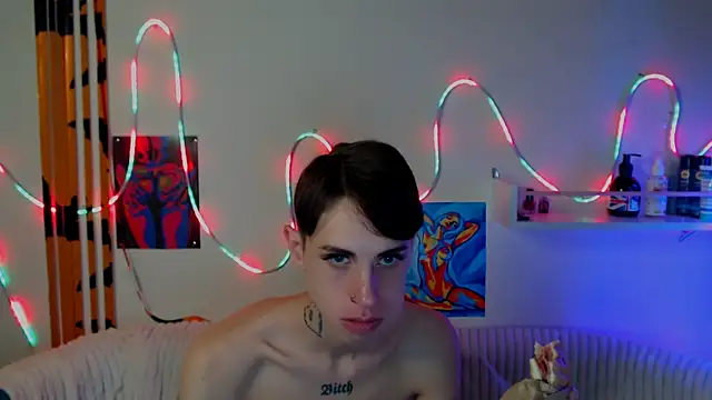 Snapshot of AlexNaughty14 chatting on 11.22.25 AlexNaughty14 online show from 11.22.25