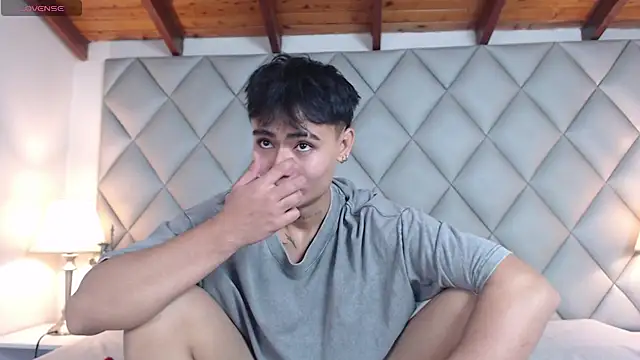 Snapshot of Clement_Reyes chatting on 10.18.25 Clement Reyes online show from 10.18.25