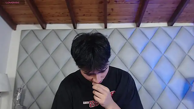 Snapshot of Clement_Reyes chatting on 11.02.25 Clement Reyes online show from 11.02.25