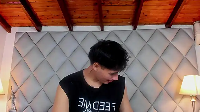 Snapshot of Clement_Reyes chatting on 11.19.25 Clement Reyes online show from 11.19.25