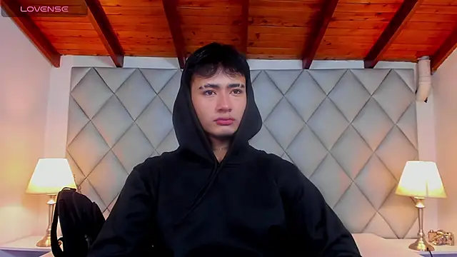 Snapshot of Clement_Reyes chatting on 11.29.25 Clement Reyes online show from 11.29.25