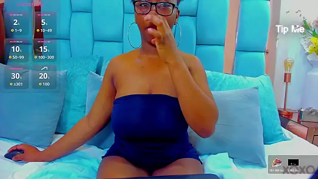 hazellanee online show from 04.20.26