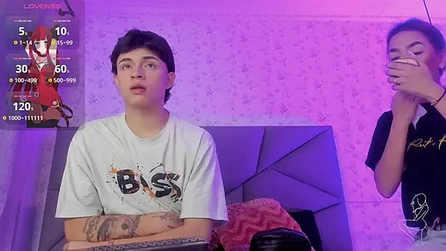 Snapshot of meganandtylerr19 chatting on 11.28.25 meganandtylerr19 online show from 11.28.25