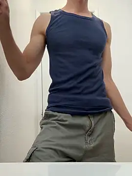 Snapshot of gymratforyouu chatting on 10.08.25 gymratforyouu online show from 10.08.25