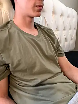 Snapshot of gymratforyouu chatting on 10.23.25 gymratforyouu online show from 10.23.25