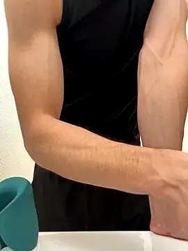 Snapshot of gymratforyouu chatting on 11.11.25 gymratforyouu online show from 11.11.25